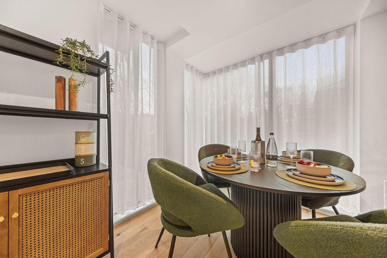 Atlas House Five Харрогейт Экстерьер фото